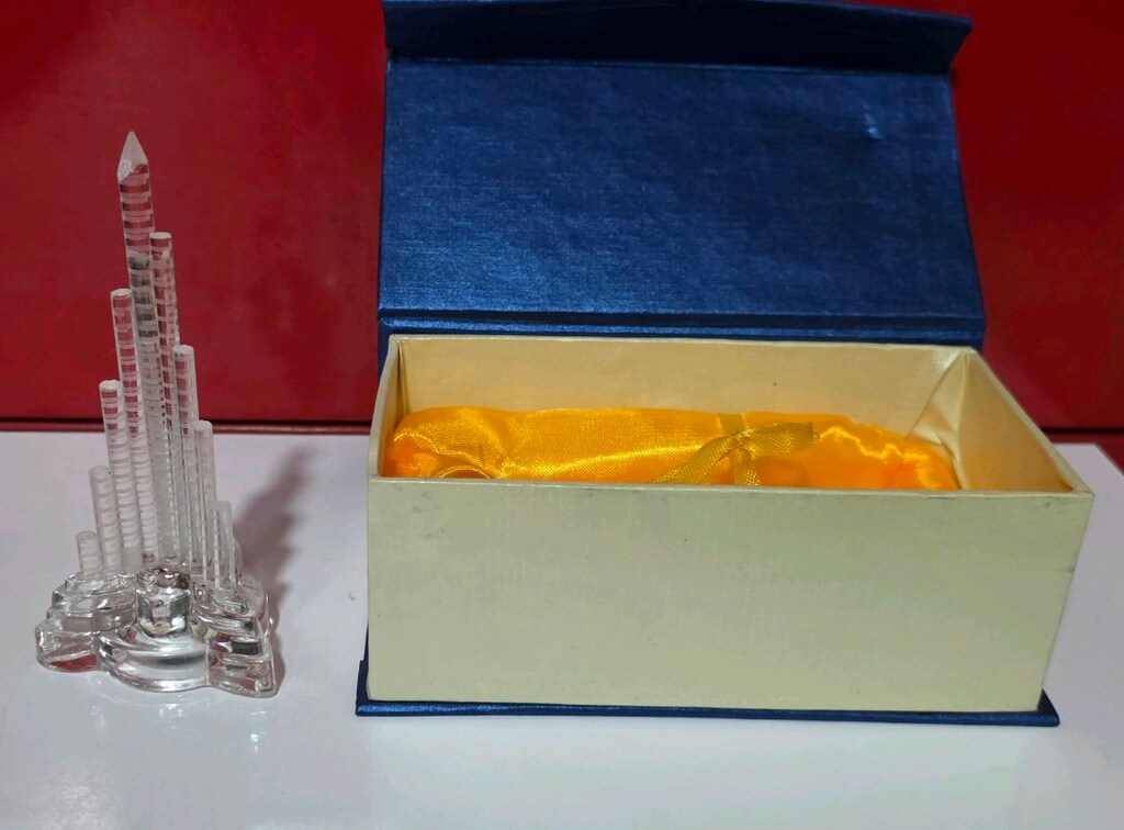 Kristal ışıklı Burç Halife Burj Khalifa. Sıfır kutusunda. Adet fiyatı - 8