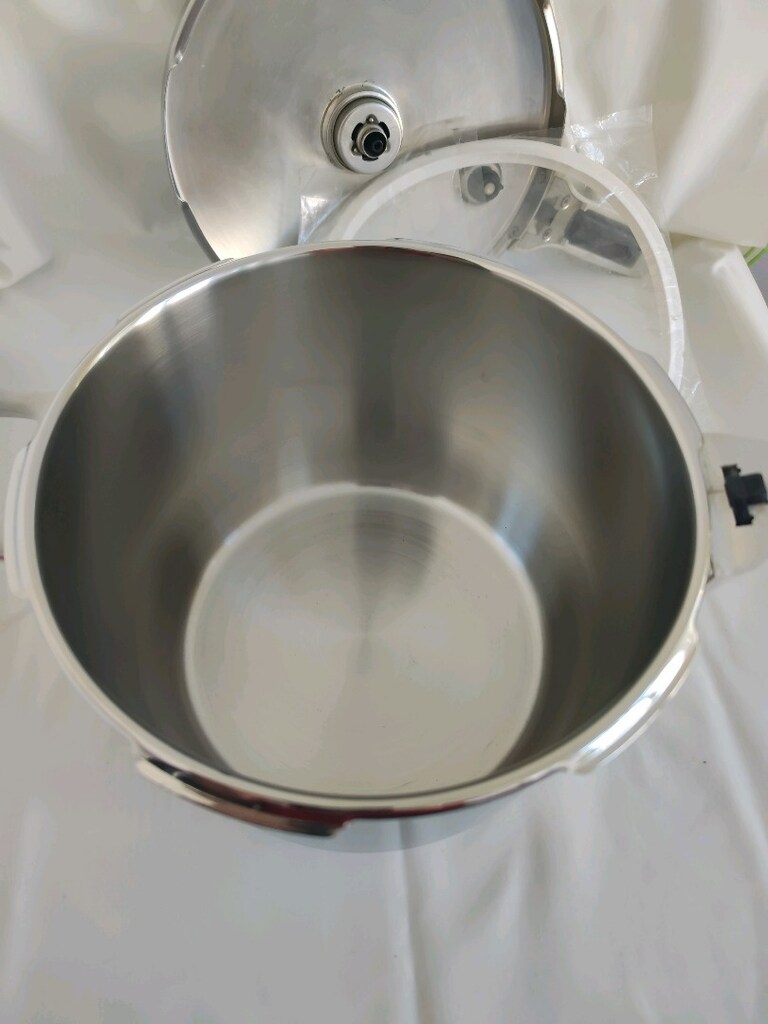 Fissler düdüklü tencere 6 lt tertemiz yanında sıfır lastik - 6