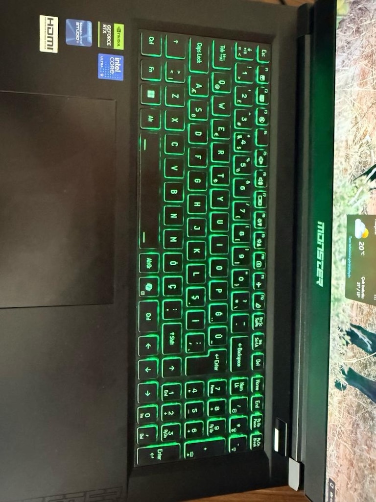 Monster T7 v26.4.11 17,3’ laptop - 2