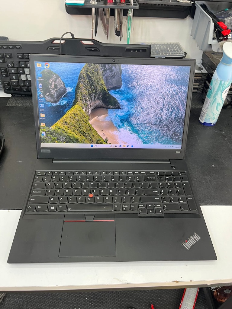 Lenovo ThinkPad E580 i7 16GB RAM 256GB SSD RX550 15.6" Full HD - 12