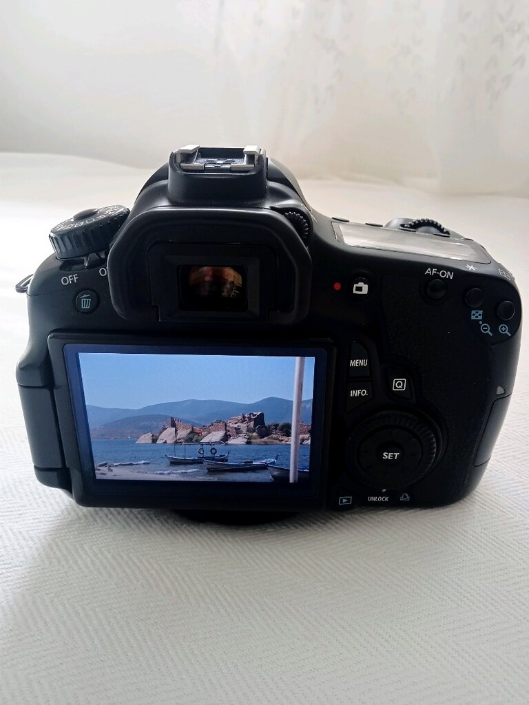 Canon 60D+18-135mm Lens - 12