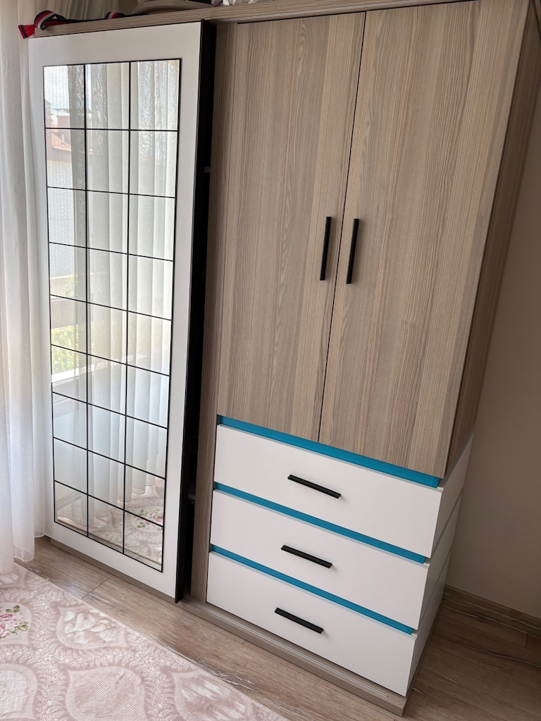 Çocuk odası dolap ve çalışma masası takımı - 4