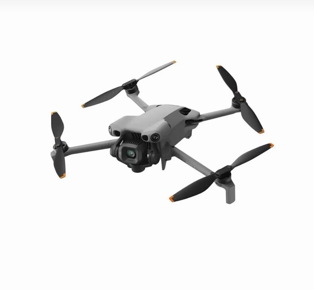 DJI Mini 4 Pro Fly More Combo (RC 2) 4 rotorlar Dört pervaneli helikop