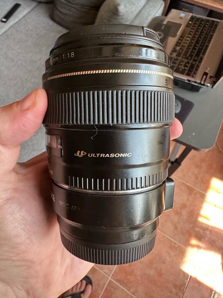 Canon EF 85mm 1:18 Lens - 3