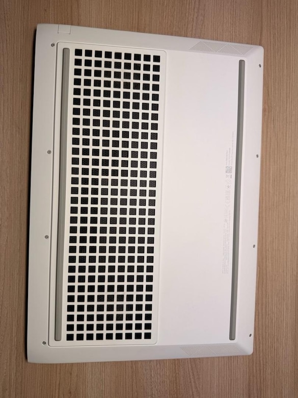 HP Victus 16 - i5 14500HX / RTX 4050 / 16GB RAM / 1TB SSD - 8