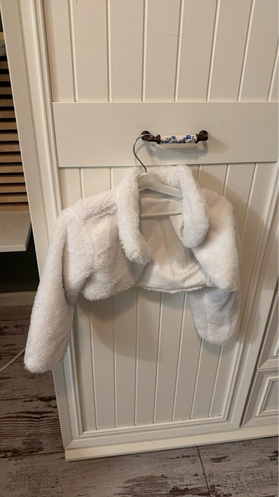 Şıklığın ve Sıcaklığın Buluştuğu Kısa Peluş Ceket 2 yaş