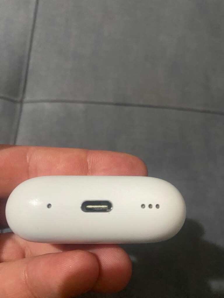 Apple AirPods Pro 2 - 4