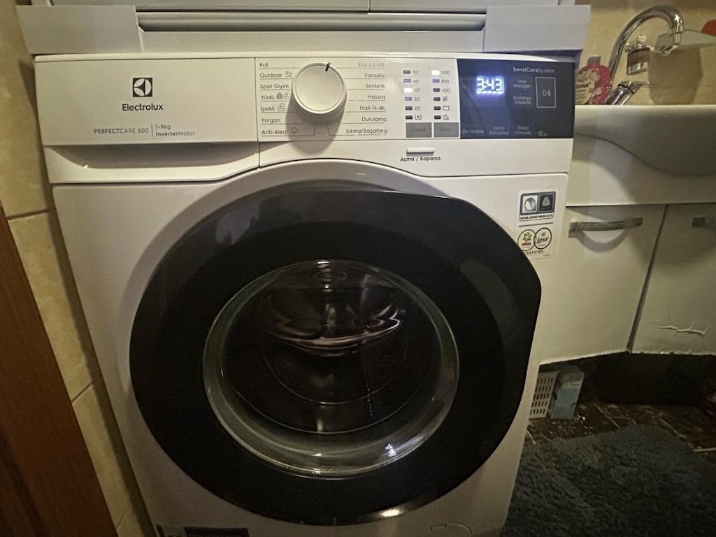 ACİL FIRSAT!Electrolux Çam. Mak. + Komple Yatak Odası SADECE 10.000 - 3