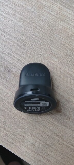 samsung akilli saat kablosuz şarj standi