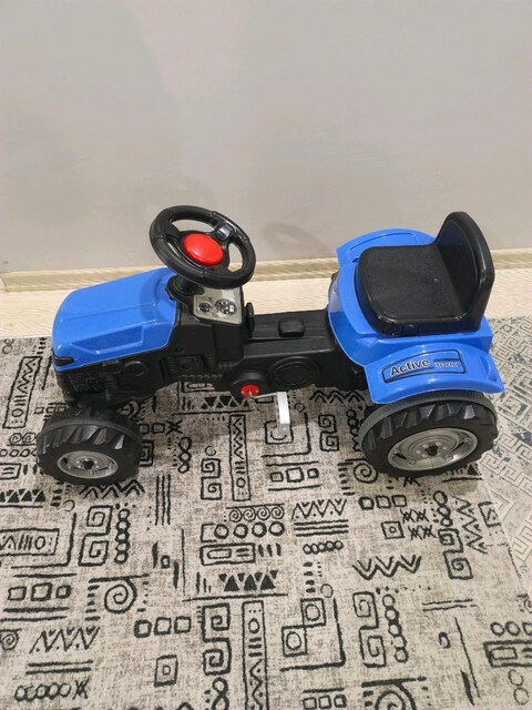 pedallı oyuncak traktör