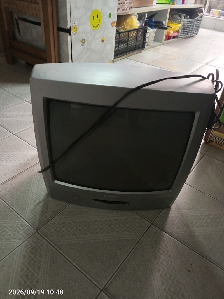 37 ekran tüplü Arçelik televizyon - 2