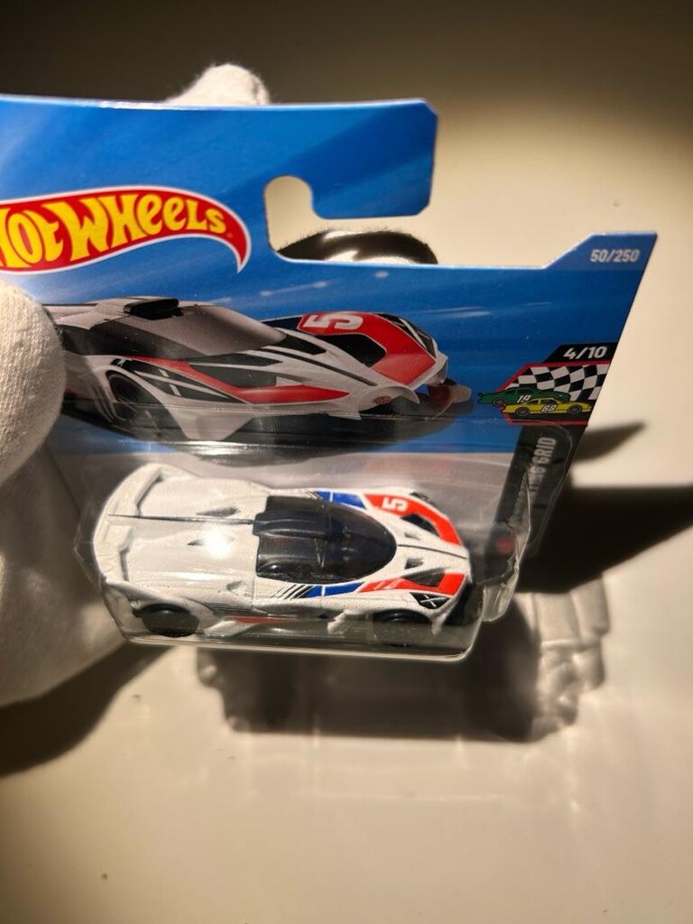 Hot Wheels Bugatti Bolide - 6