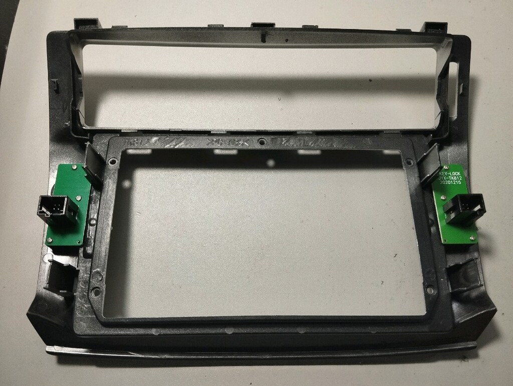 satılık Citroen C4 2005-2011 model teyp çerçevesi - 2