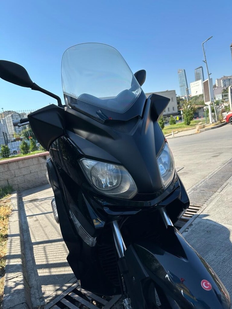 YAMAHA XMAX 250 - 6