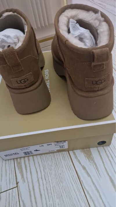 ugg bot