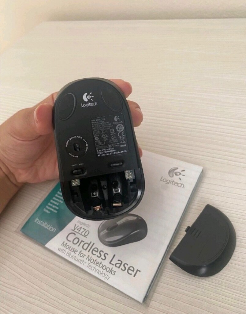 Logitech V470 Bluetooth Mouse - 3