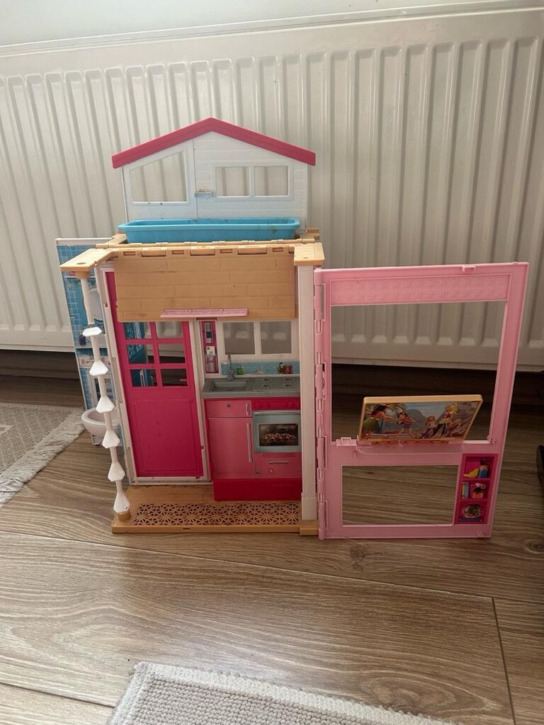 Barbie evi