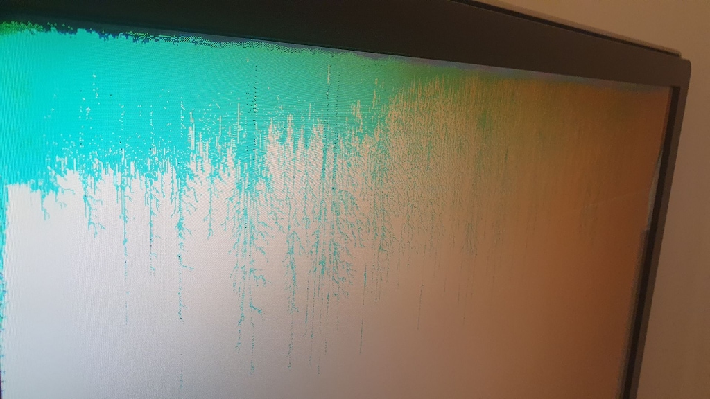 HASARLI: HP w2207h 22 inç LCD Monitör - 7