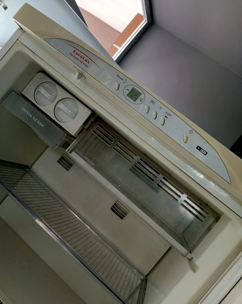Profilo 403 Litre No frost Buzdolabı temiz sağlam - 3