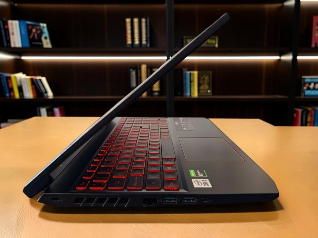 ACER NITRO 5 | GTX 1650 Ti 4GB | 16GB | 512GB SSD | 10/10 - 7