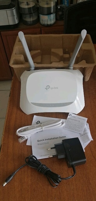 TP-Link Access Point 4 Port 300 Mbps Kablosuz N Router
