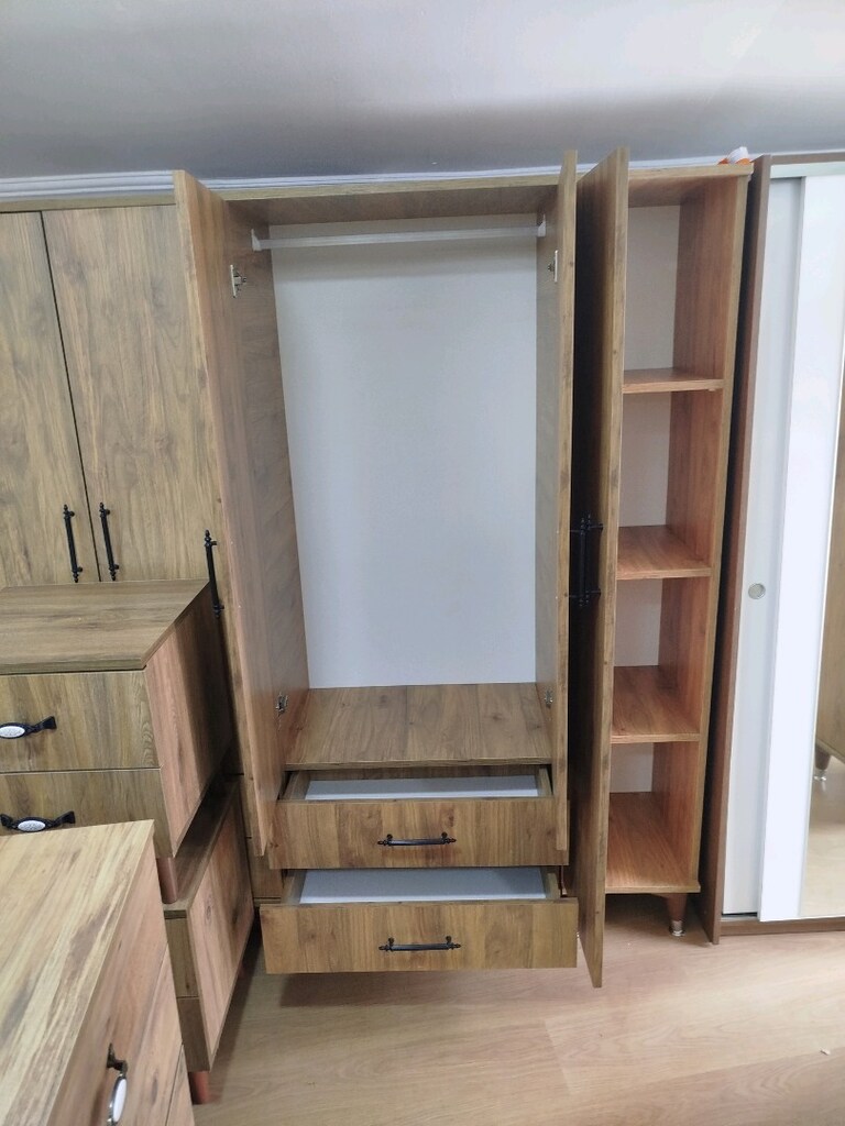 3 KAPAKLI CEVİZ GARDIROBU - 4