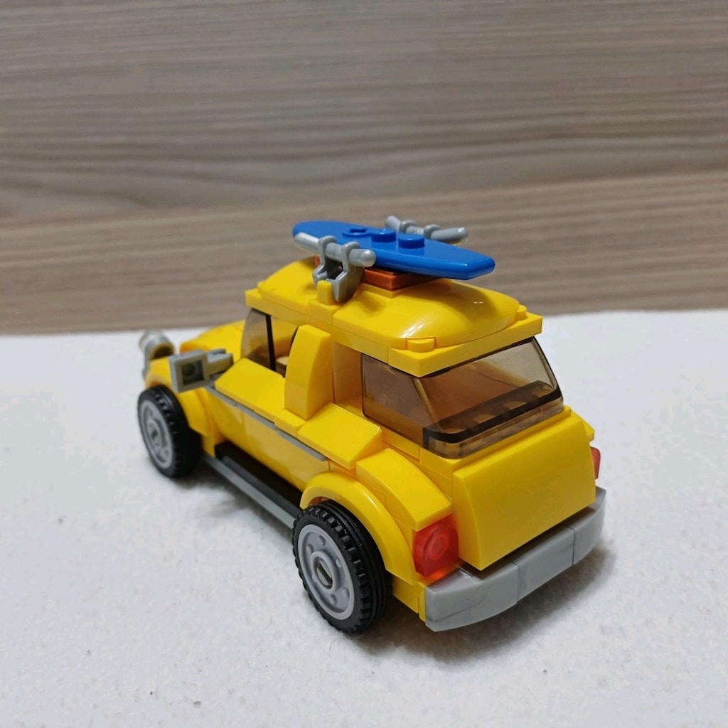 LEGO Uyumlu Nostaljik Sarı Vosvos & Sörfçü Figür Seti |Yapım Kılavuzlu - 5