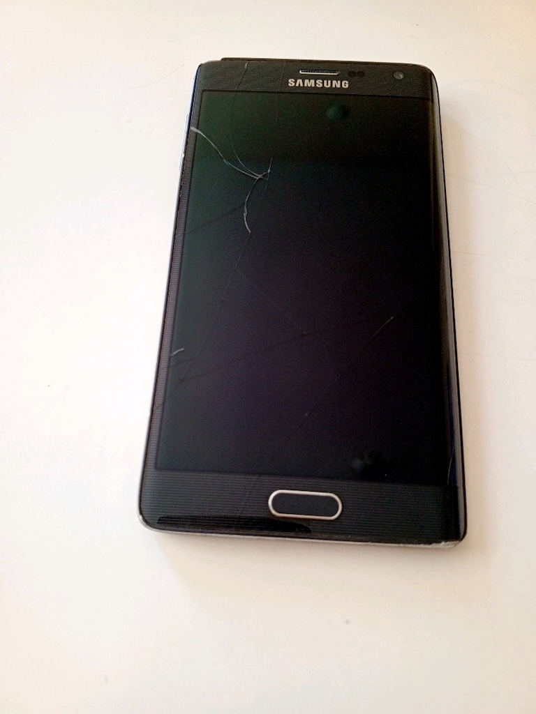 Samsung Galaxy Note Edge (SM-N915F) - 2