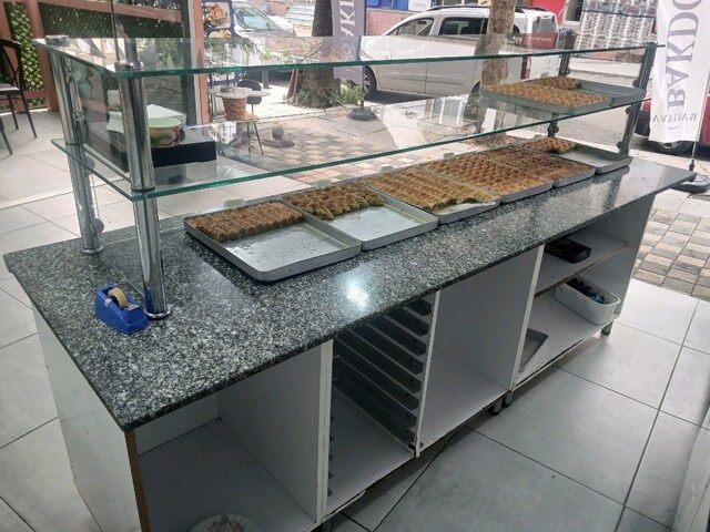 Baklava tezgahı mermer dolapla beraber