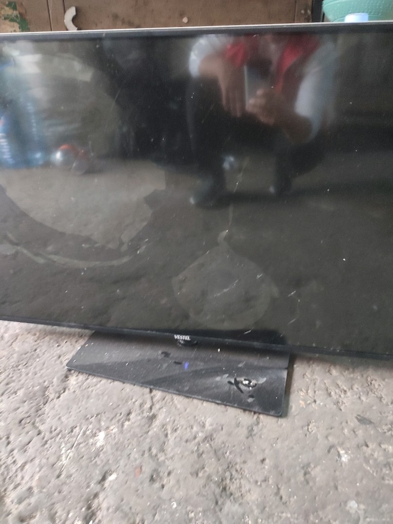 VESTEL MARKA 42 İNÇ SMART LED TV!!!! - 9