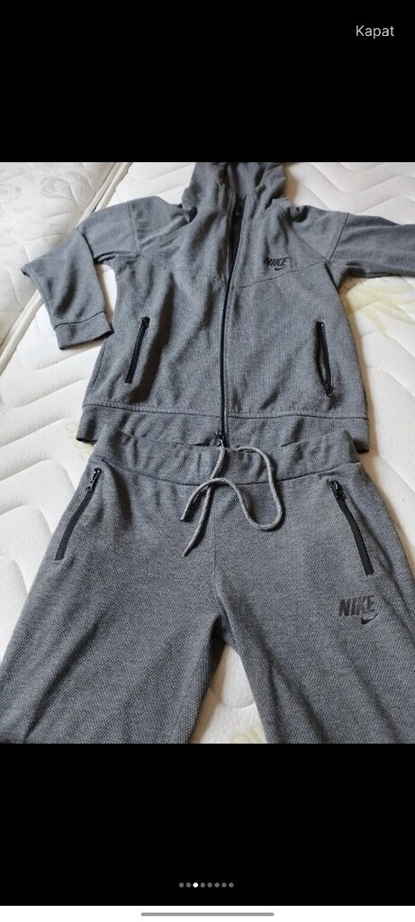 Kadın eşofman takımı...xs ama S giyene de olur..Pamuklu slim fit..Giyi