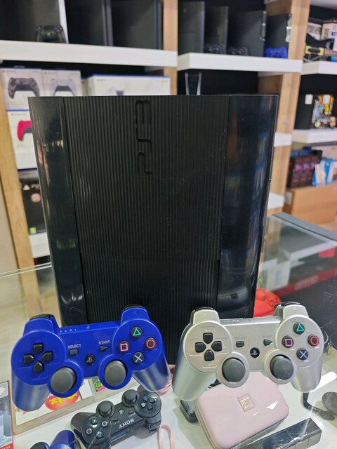 PS3 SÜPER SLİM 500 GB 60 OYUN YUKLÜ 2 ADET KOL TERTEMİZ SORUNSUZ