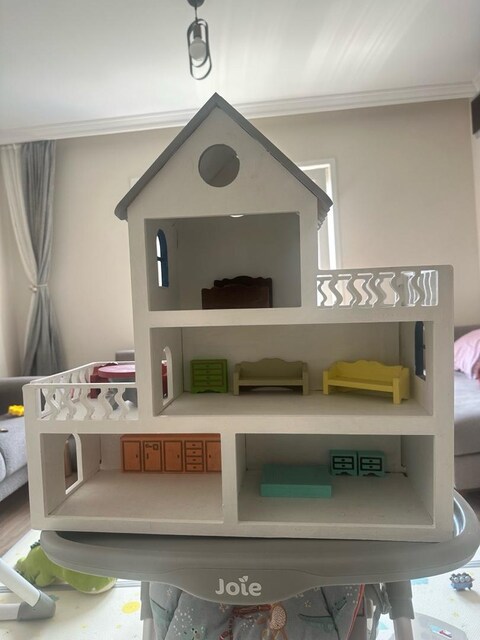 AHŞAP OYUNCAK BEBEK EVİ