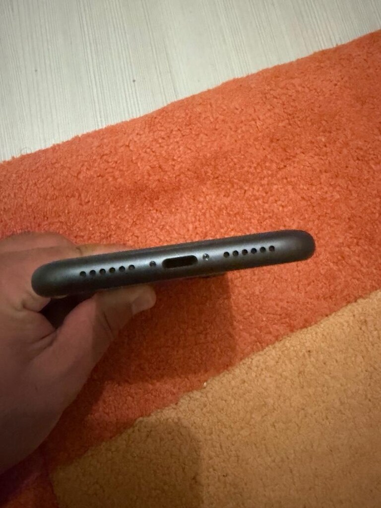 Iphone 11 64GB - 8