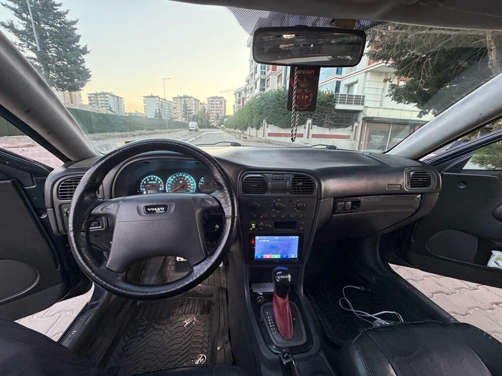 SENESİNİ YAŞATIR. - 14