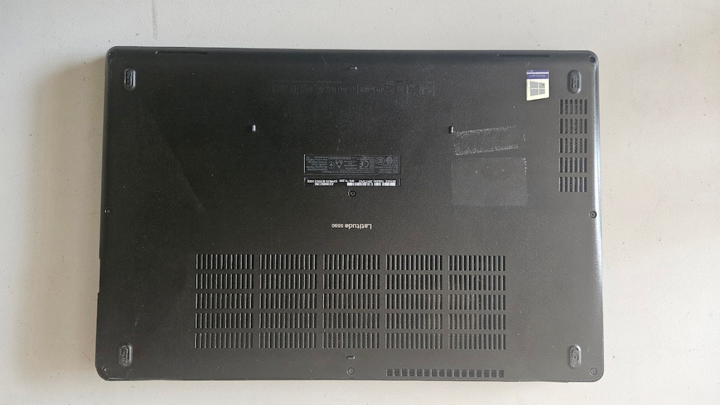 Dell İ5 8.Nesil 8 GB DDR4 Ram 512 GB M2 SSD FULL HD Ekran Temiz - 7
