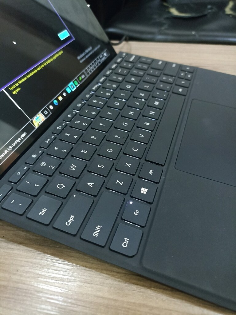 Microsoft surface 2 sıfır ayarında çok temiz - 4