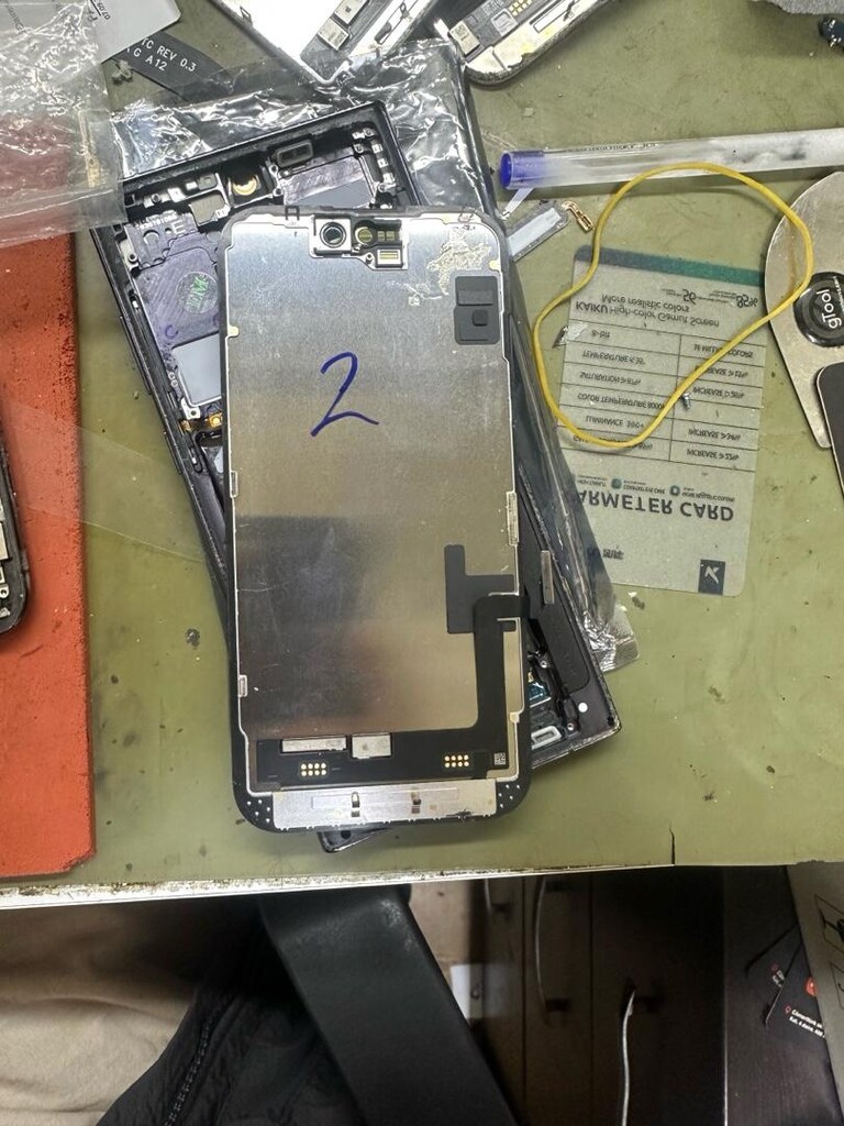 iPhone 15 orjinal lekeli ekran - 4