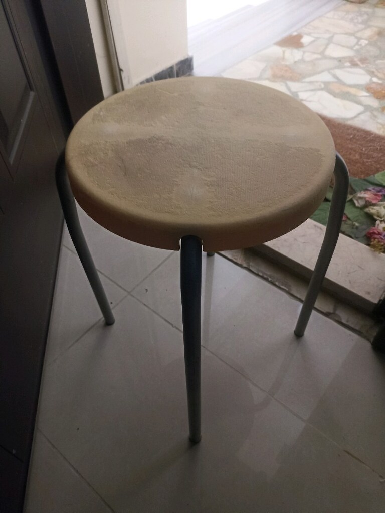 demir tabure sağlam kırık dökük yok - 2