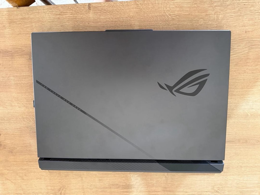 ASUS ROG Strix G16 Ryzen 9 9955HX RTX 5060 32GB 1TB 240Hz + Gaming Set - 11