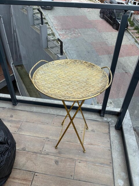 metal sehpa