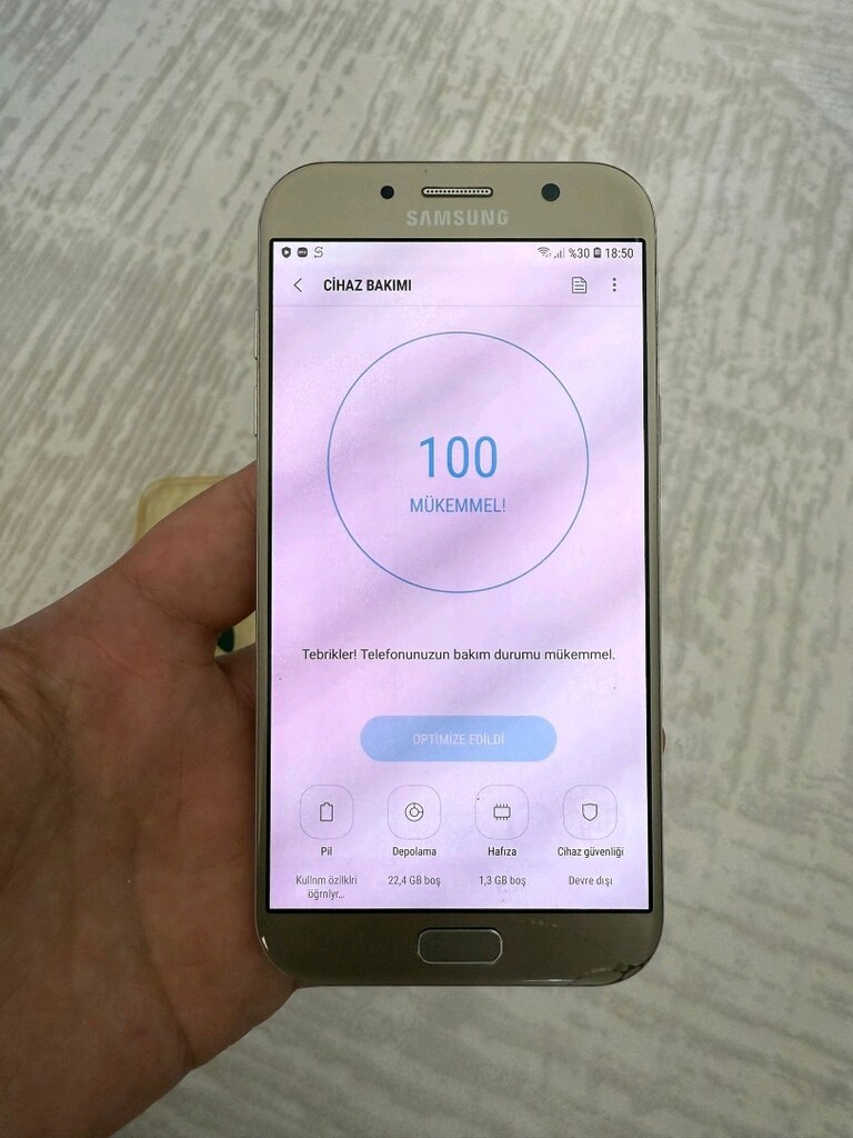 Samsung Galaxy A7 2017 - 9