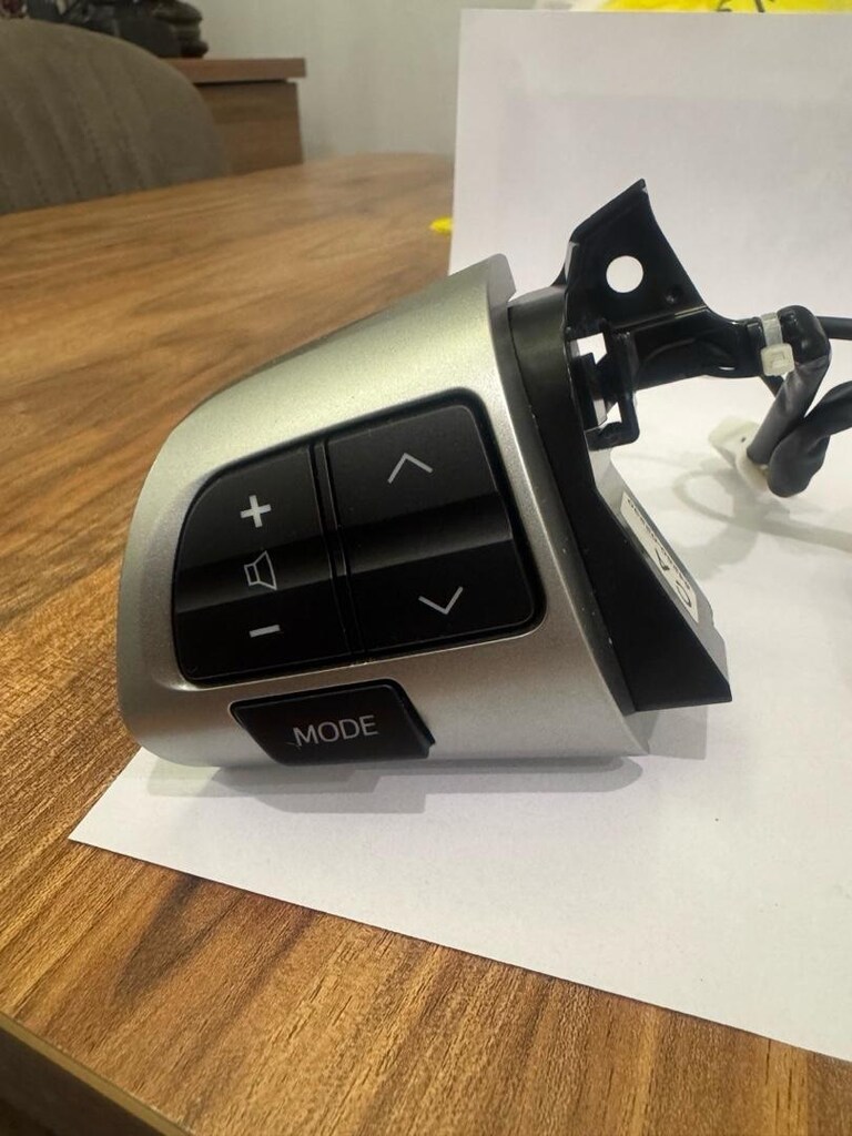 Toyota Corolla Auris Direksiyon Düğmesi - 3