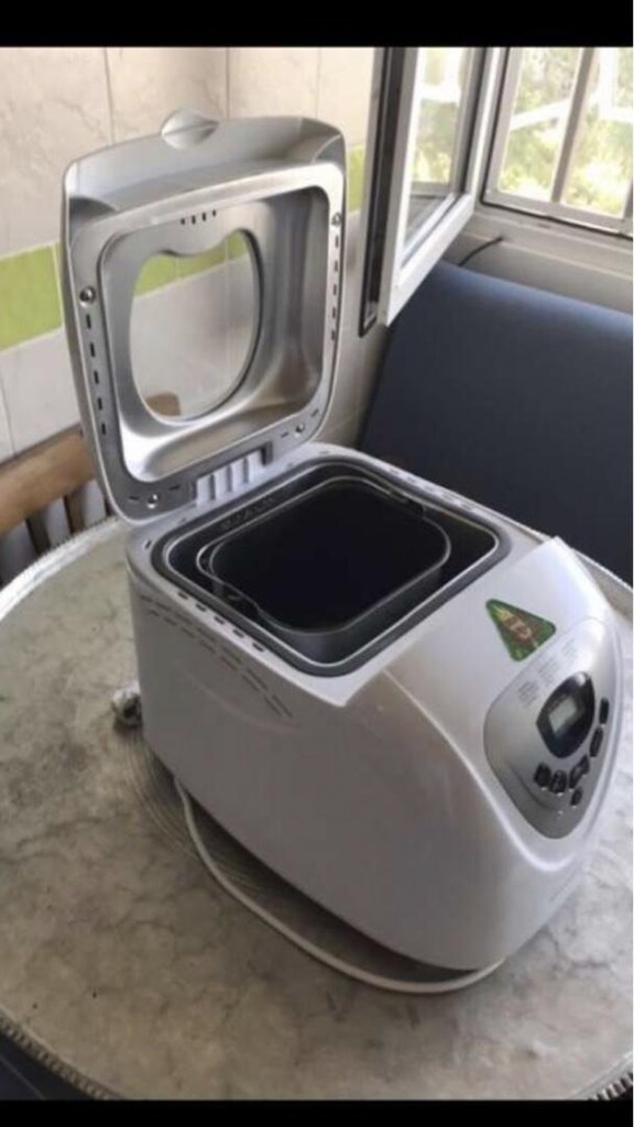 Ekmek yapma makinesi