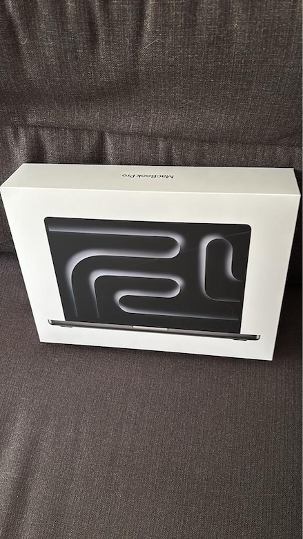 Macbook - 2