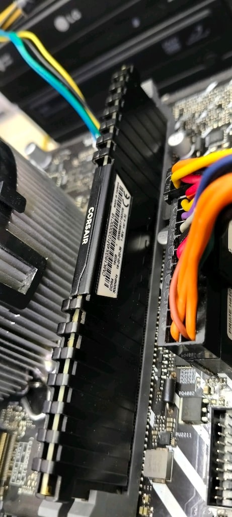 CORSAİR DDR4 16 GB. 3000 MHZ. TEK SLOT - 5