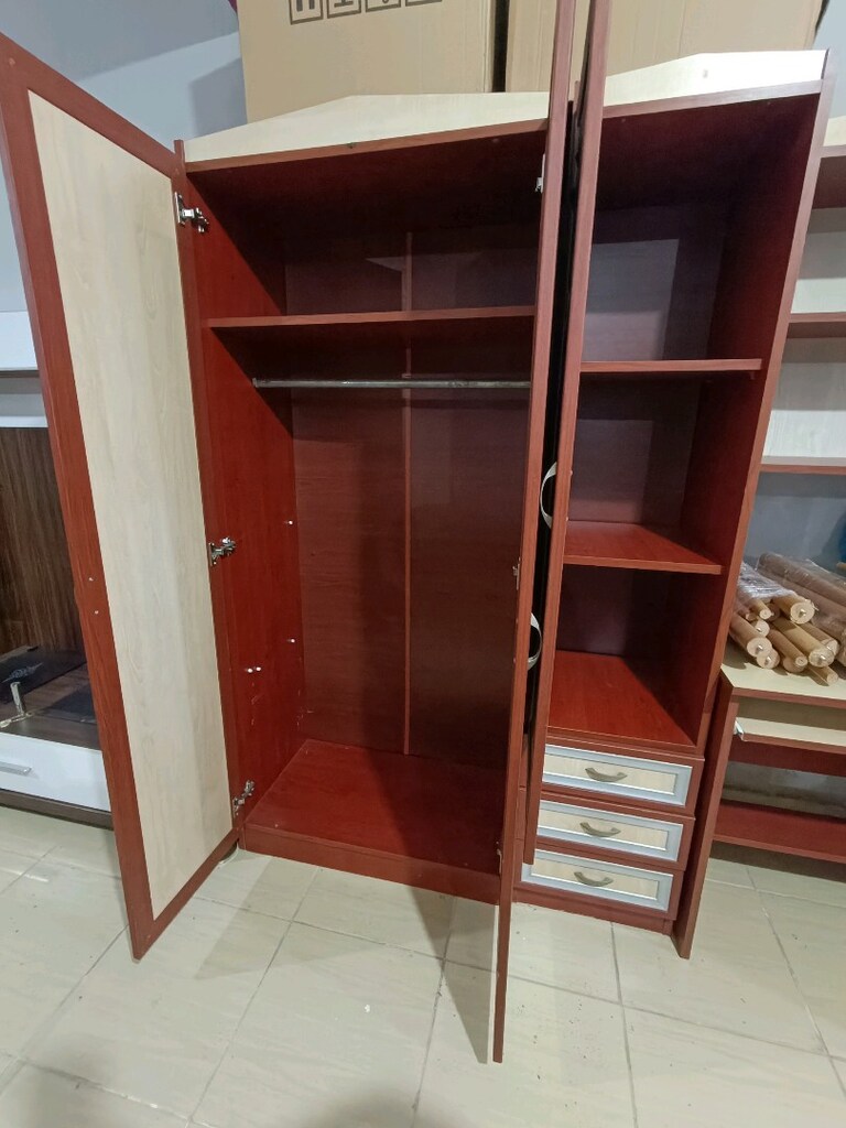 3 kapılı dolap Az kulanılmış - 2