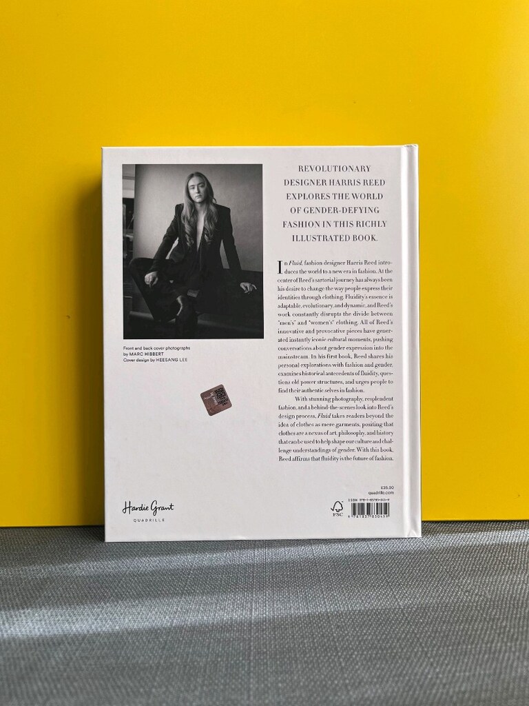 Fluid Fashion Revolution İngilizce Moda Sanat Giyim Kitap - 17