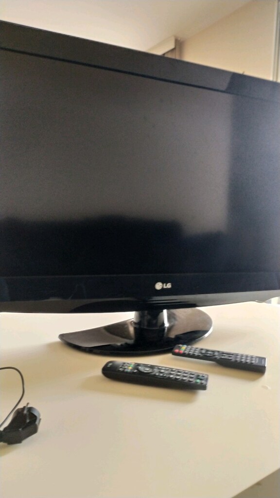 LG marka 70 cm eninde TV - 12