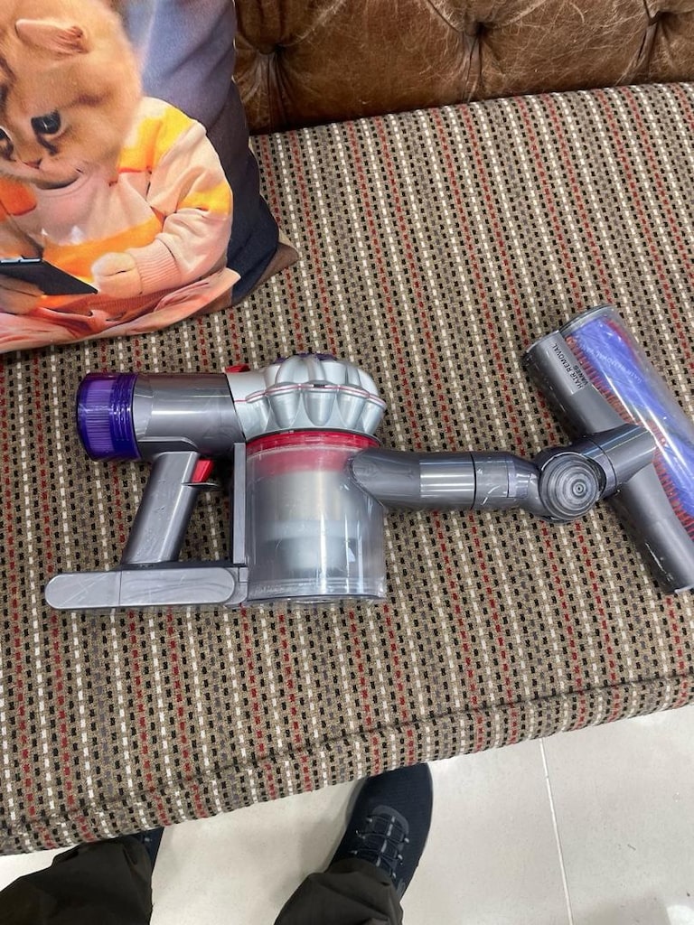 Dyson v8 - 8